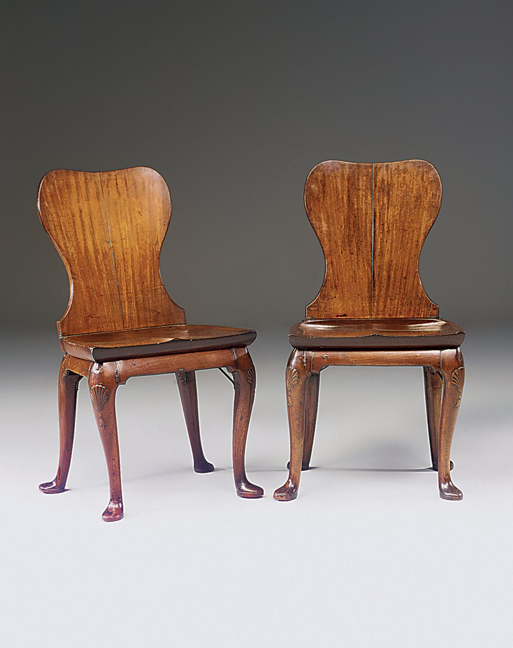 Paar George II Stühle, ca. 1730 von English School
