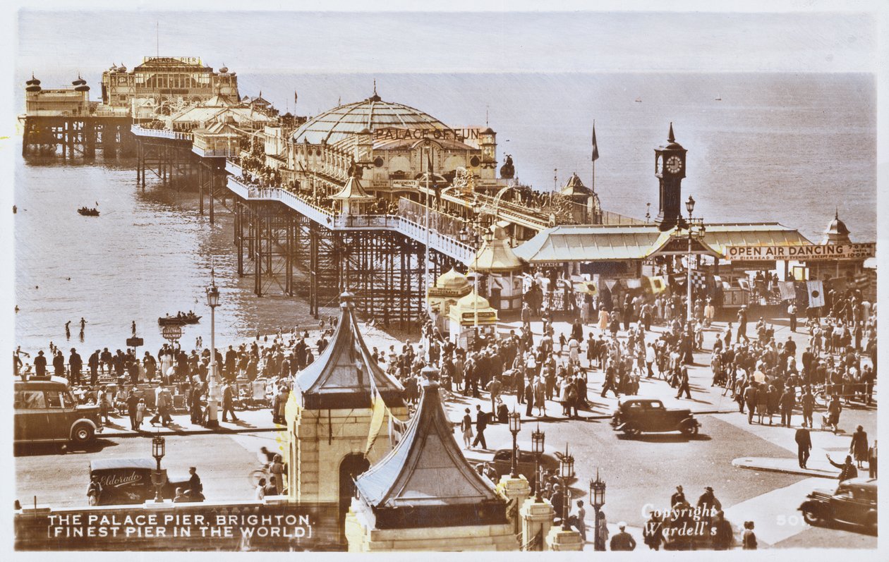 Postkarte mit dem Palace Pier in Brighton (nach einem kolorierten Foto) von English School