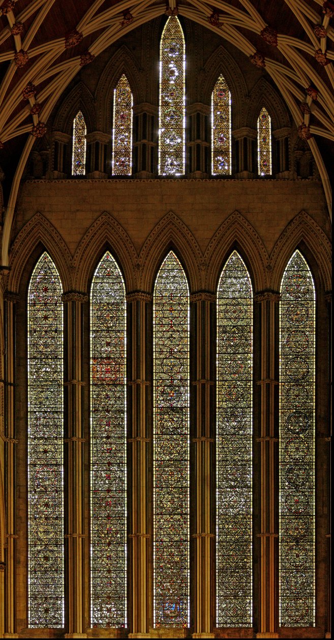 Fenster Fünf-Schwestern, Grisaille darstellend von English School