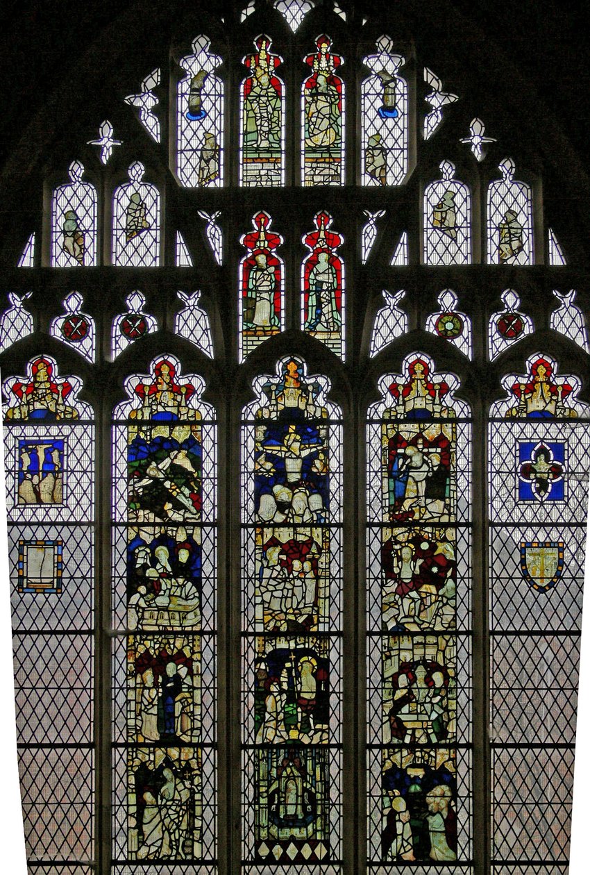 Fenster Ww zeigt Fragmente und Tafeln, wieder zusammengesetzt von Eric Milner-White 1955-57 von English School