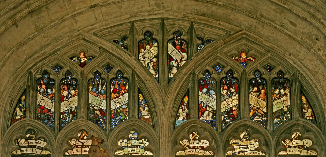 Fenster n2 mit Darstellung des Engelschors mit Noten von English School