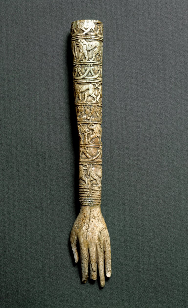 Etruskische Antike: Vorderarm oder Griff eines Flabellums (liturgischer Fächer) aus Elfenbein. Aus dem Grab Barberini in Preneste (Palestrina). 7. Jahrhundert v. Chr. Rom, Museo Nazionale di Villa Giulia von Etruscan