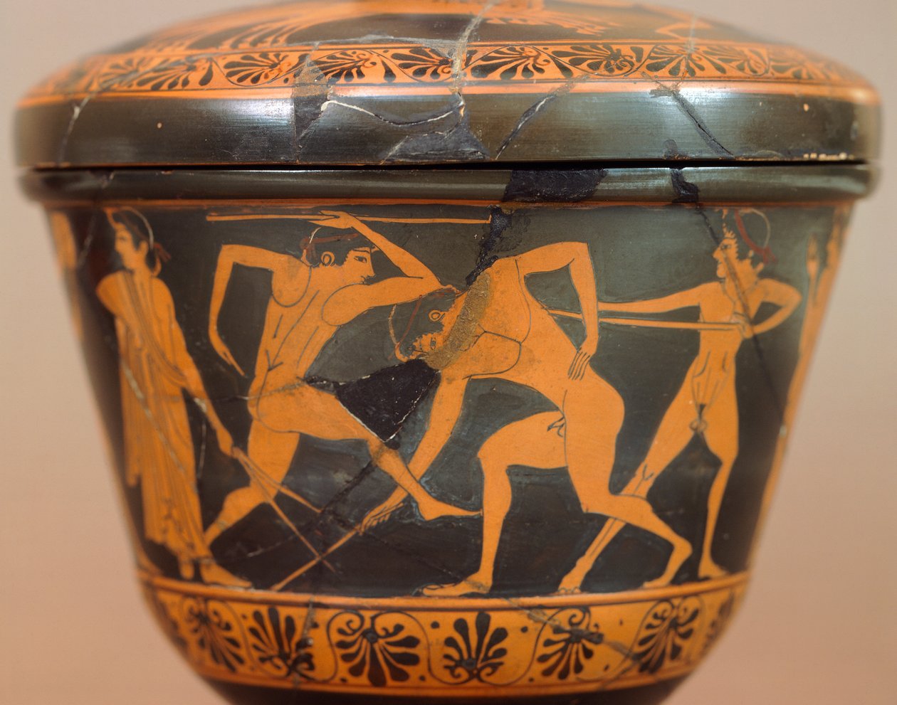 Pyxis mit Athleten im Gymnasium. Rotfigurige Keramik aus Cerveteri (Latium). Etruskische Zivilisation, 4. Jahrhundert v. Chr. von Etruscan