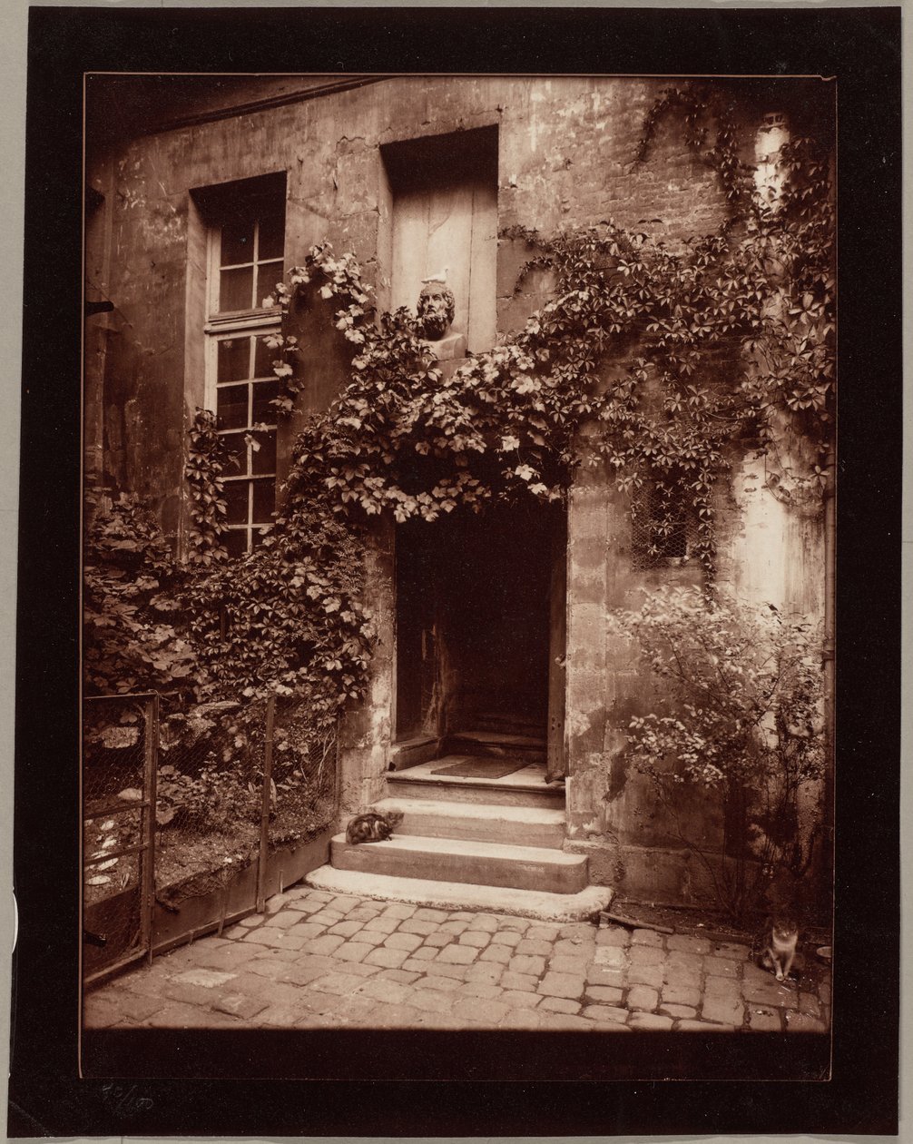 Hof in Rouen von Eugène Atget
