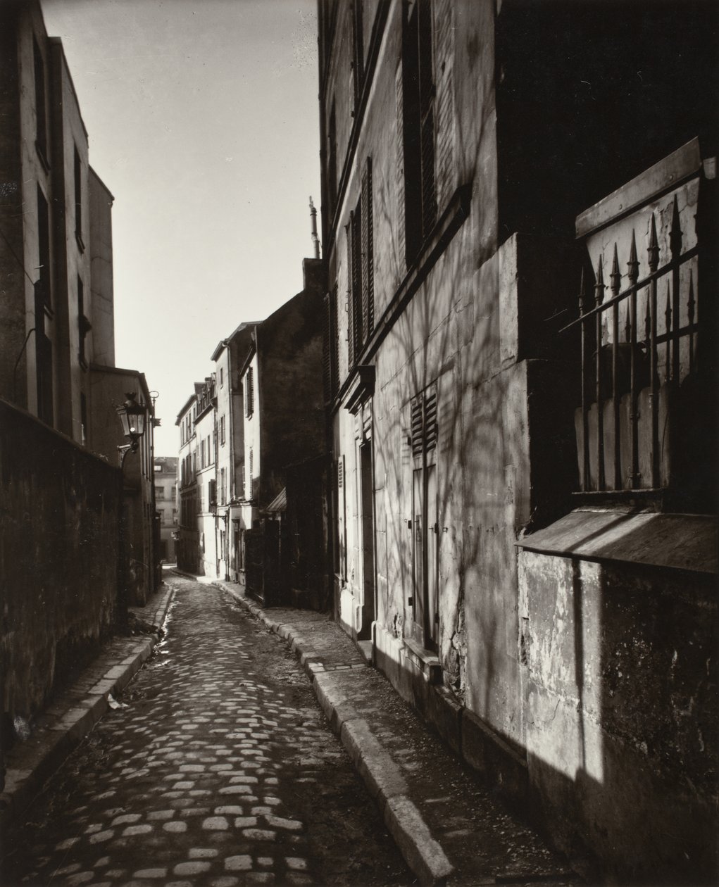 Rue St. Rustique, März 1922 von Eugène Atget