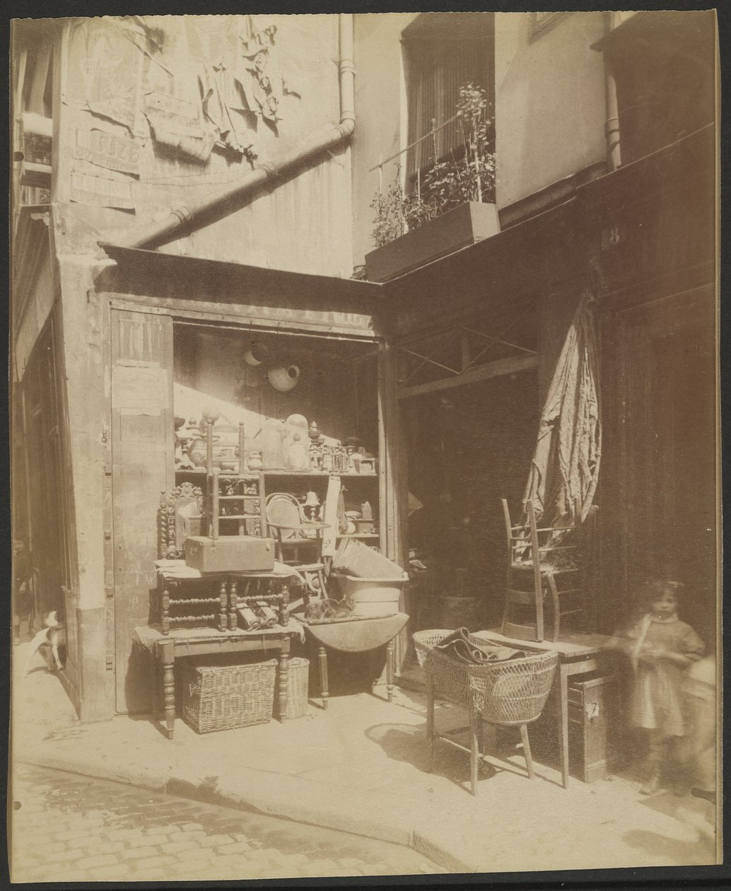 Trödler, eine Ecke der Rue Beaubourg, 8. (4) von Eugène Atget