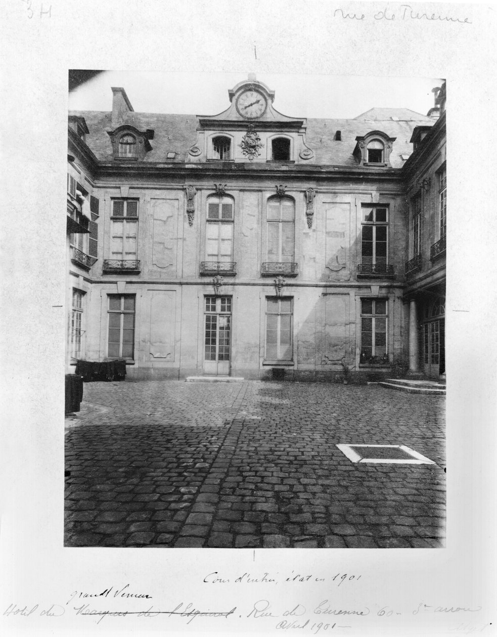 Hotel du Grand Veneur in Paris, 60 rue de Turenne, 1901 von Eugène Atget