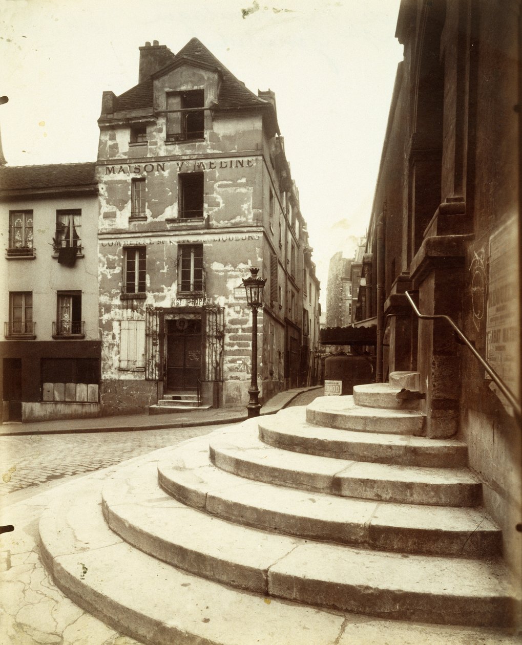 Rue de la Montagne-Sainte-Geneviève aus der Serie Die Kunst des alten Paris von Eugène Atget