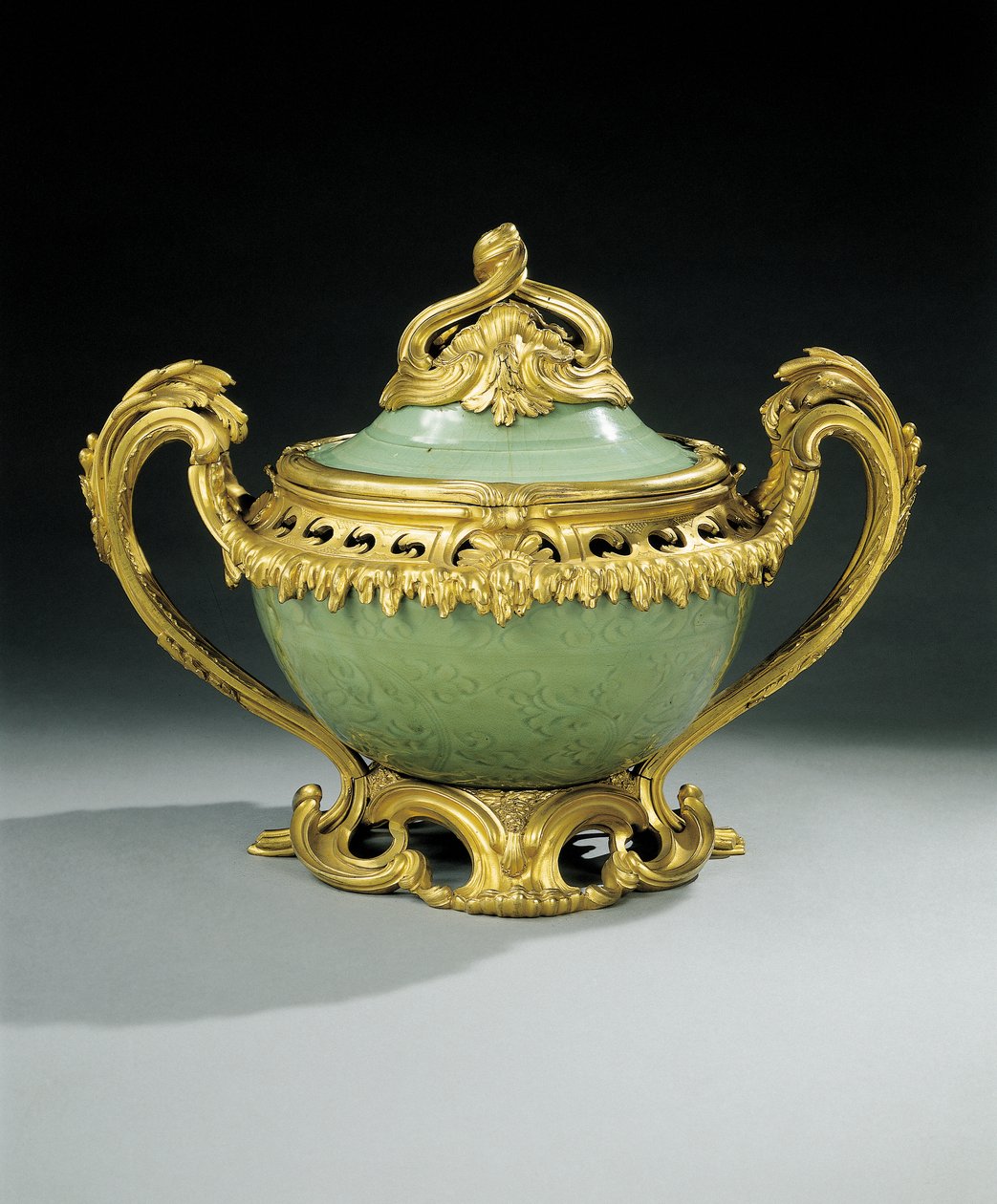 Louis XV Potpourri-Vase von European School
