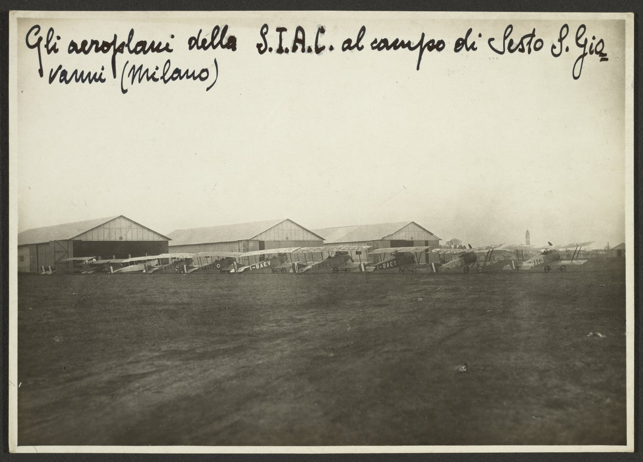 Die Flugzeuge der S.I.A.C. auf dem Feld von Sesto S. Giovanni (Mailand) von Fedele Azari