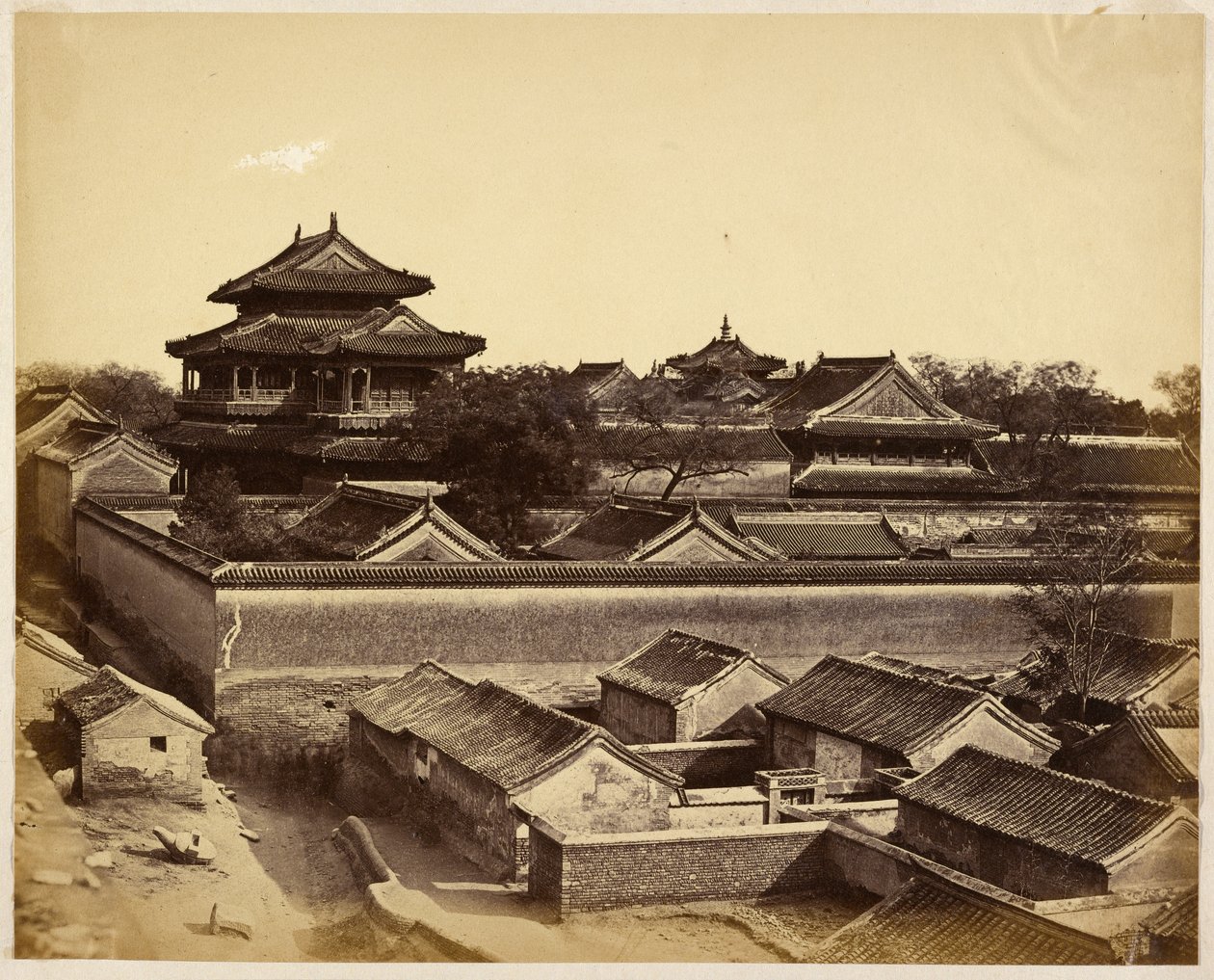 Erster Blick auf Peking vom Anting-Tor von Felice Beato