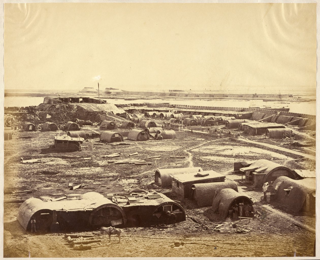 Innenansicht des Nordforts mit dem chinesischen Lager von Felice Beato