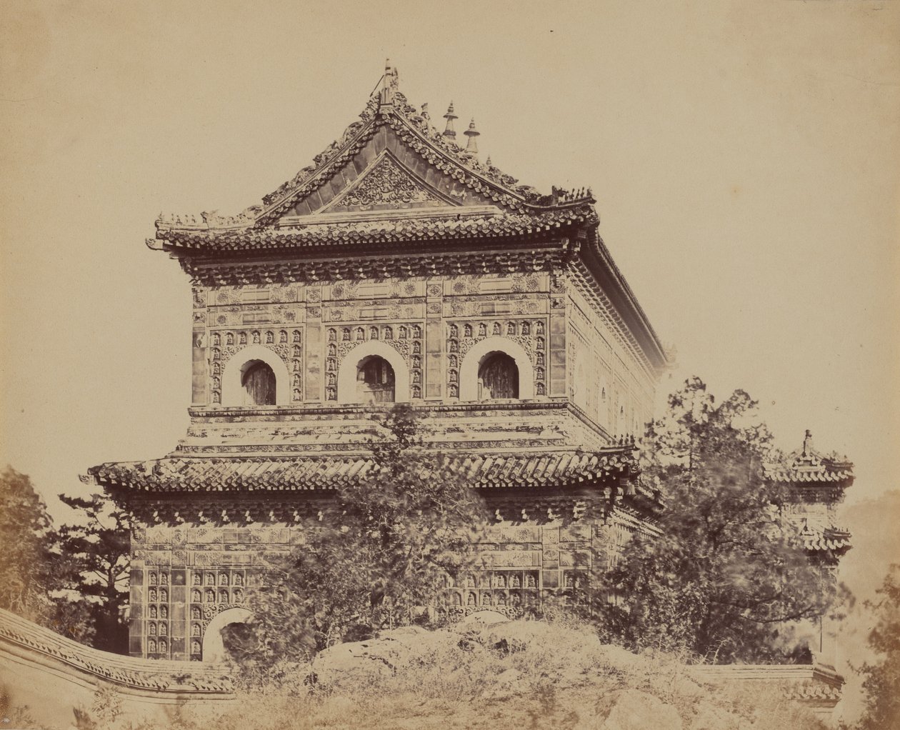 Der große kaiserliche Porzellanpalast Yuen Min Yuen, Peking, 18. Oktober 1860 von Felice Beato