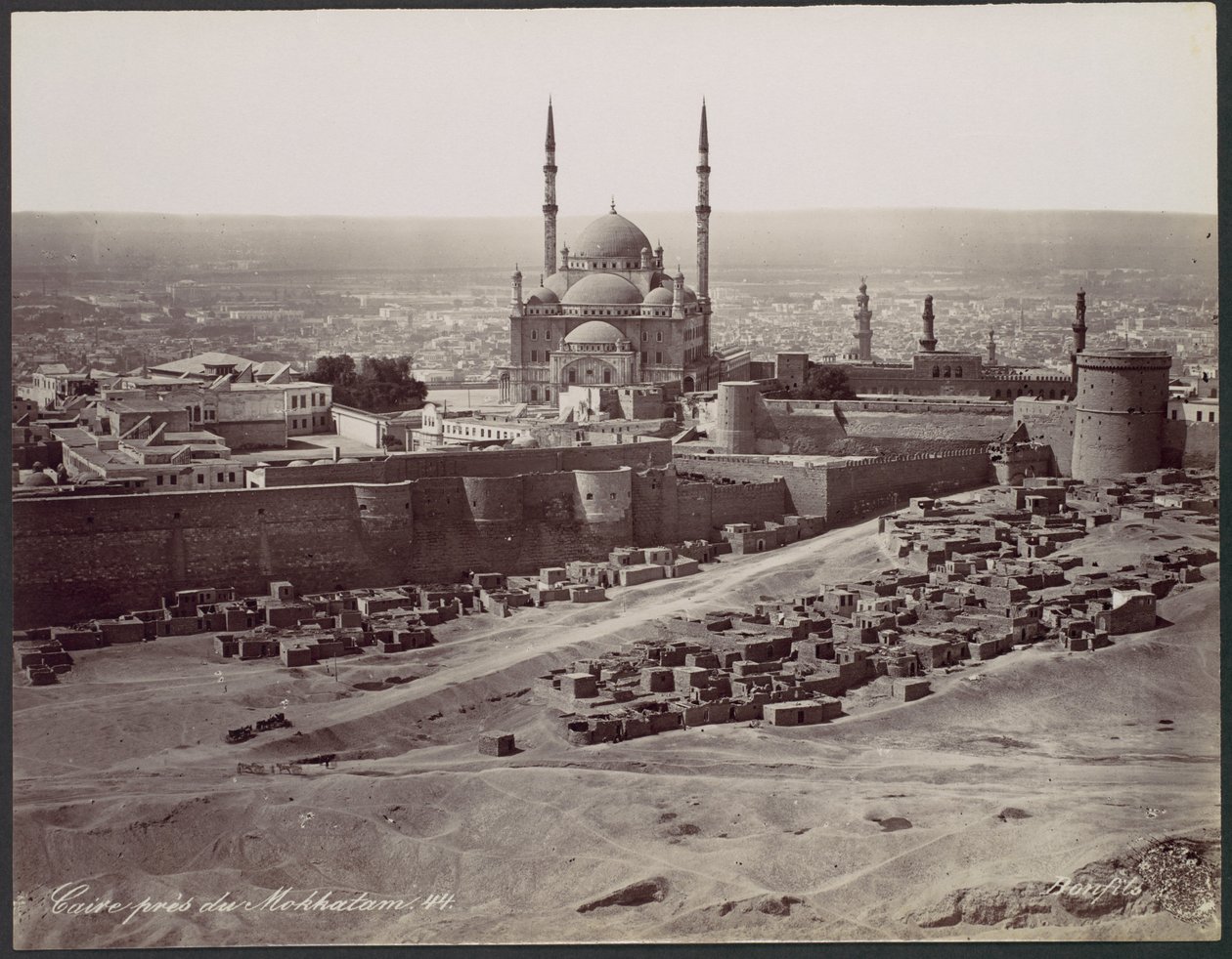 Kairo in der Nähe von Mokkatam von Félix Bonfils