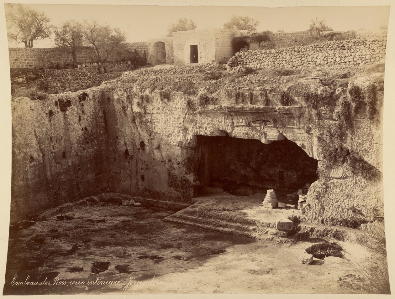 Grab der Könige, Innenhof, Jerusalem von Félix Bonfils