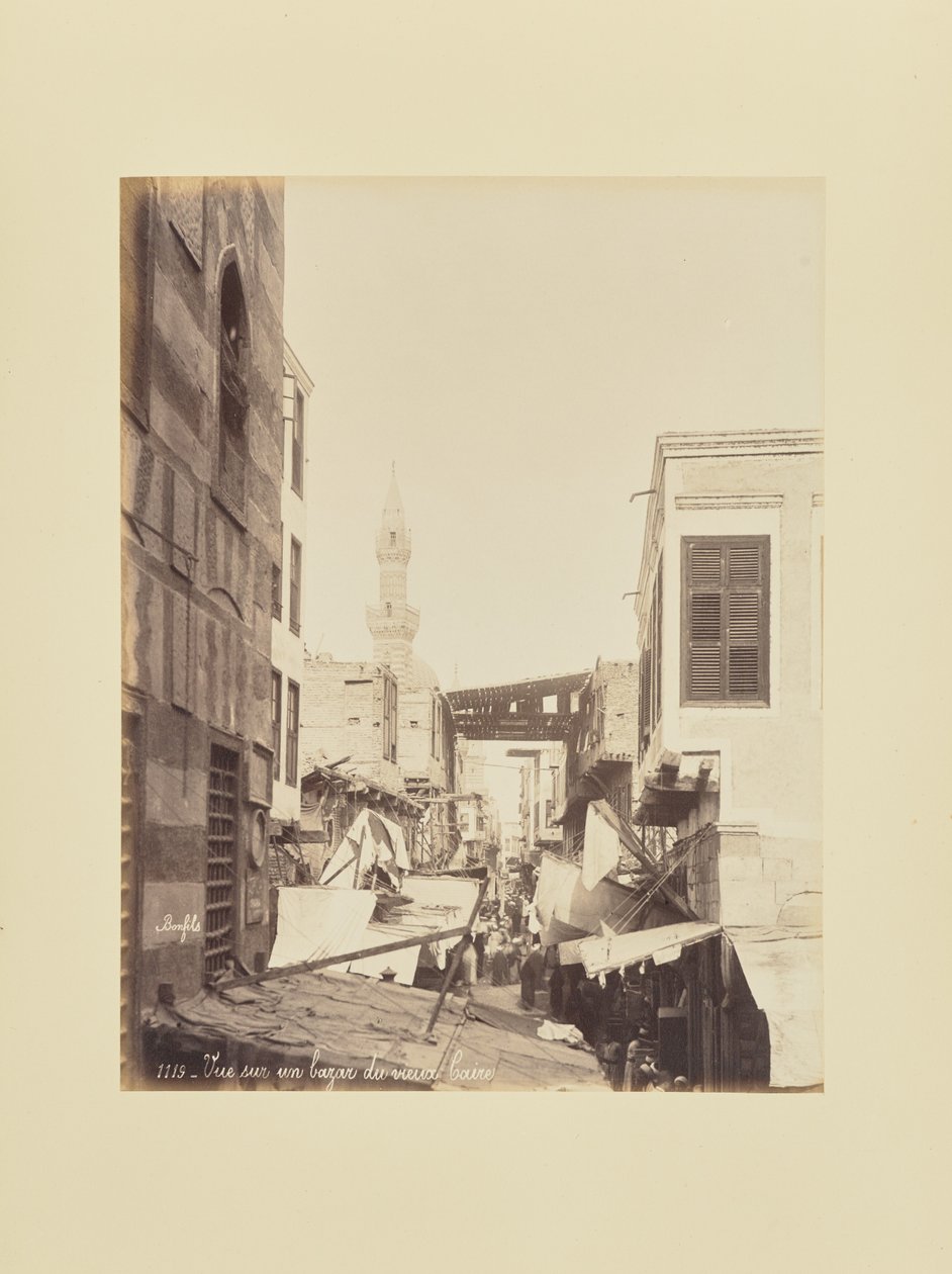 Blick auf einen Basar im alten Kairo von Félix Bonfils