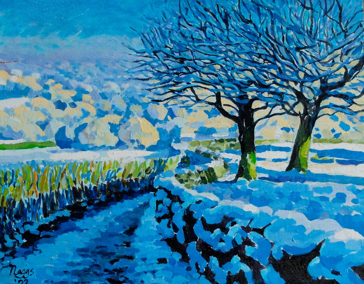 Licht auf einer Wintergasse, 2022 von Frances Naggs