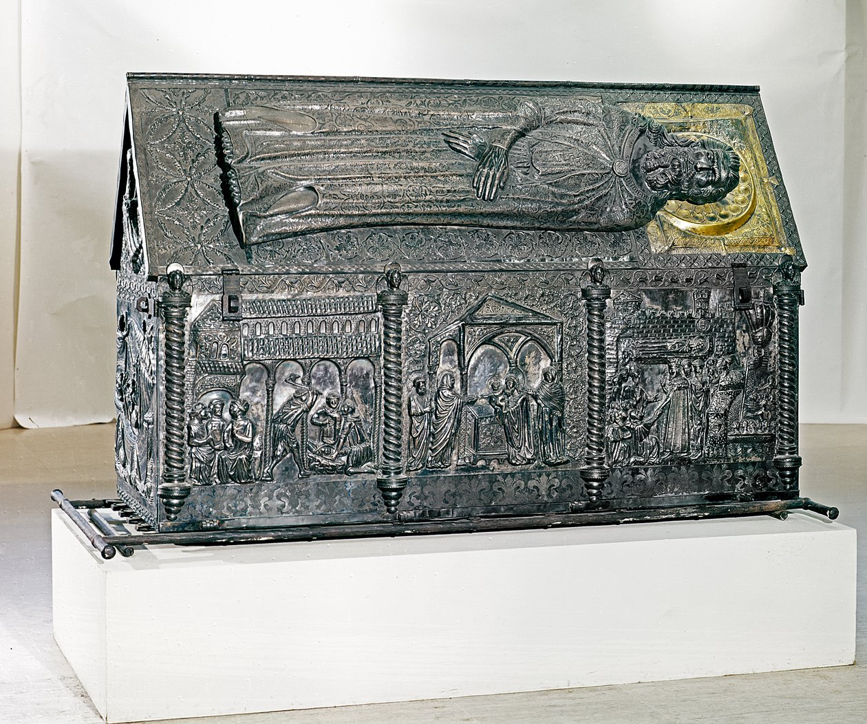 Schrein mit den Überresten von St. Simeon, in Auftrag gegeben von Elisabeth, der Frau von König Ludwig I. von Anjou, 1377-80 von Francesco da Milano