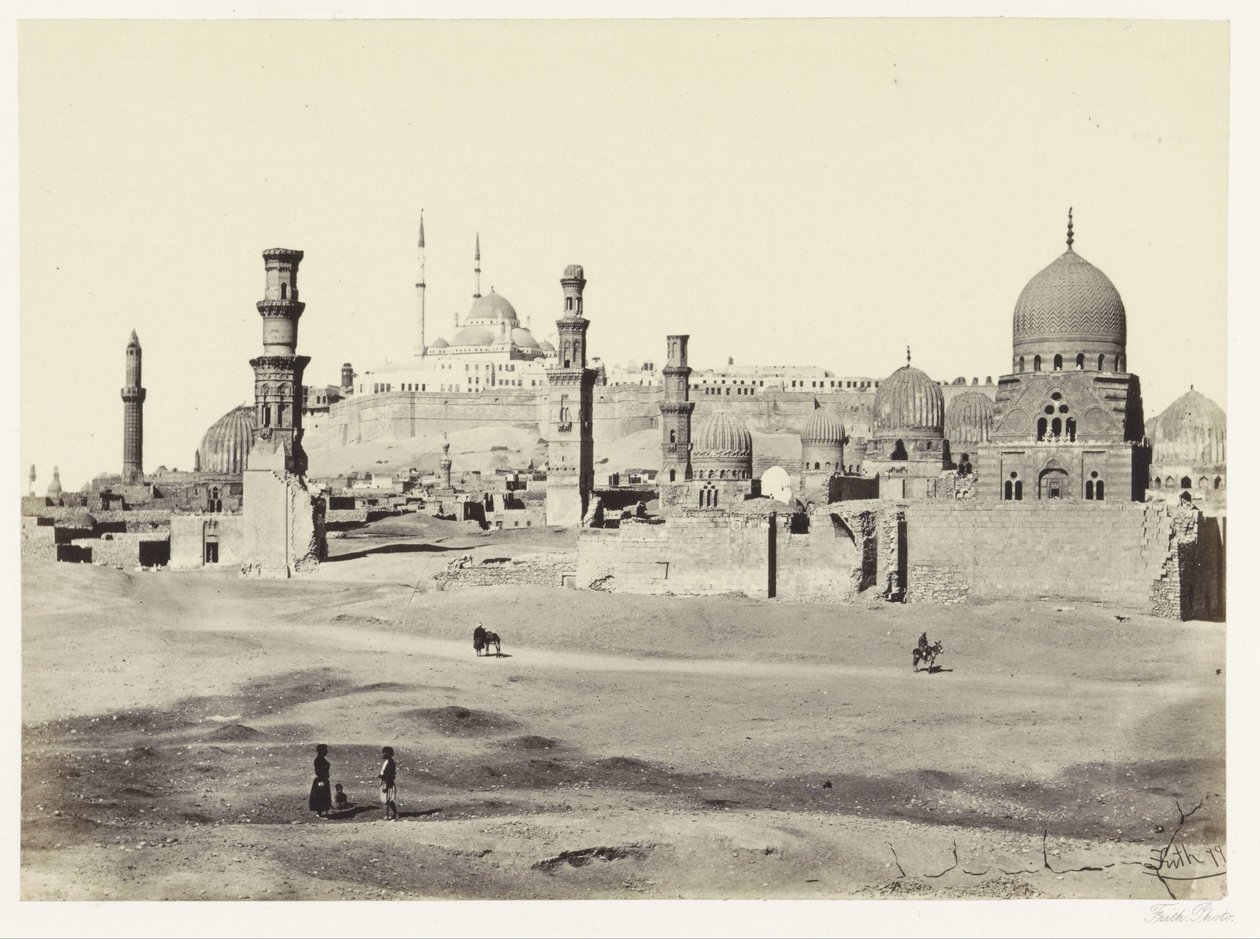 Blick auf den südlichen Teil der Nekropole in Kairo von Francis Frith