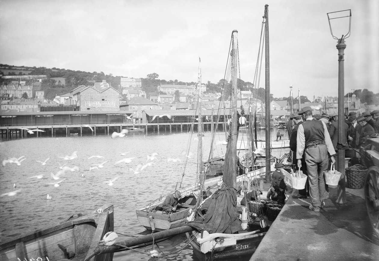 Hafen von Newlyn und Fischkai, Cornwall von Francis Frith