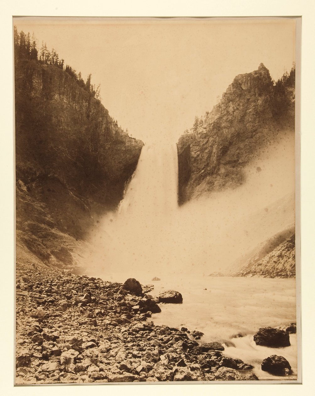 Große Wasserfälle des Yellowstone, 360 Fuß von Frank Jay Haynes