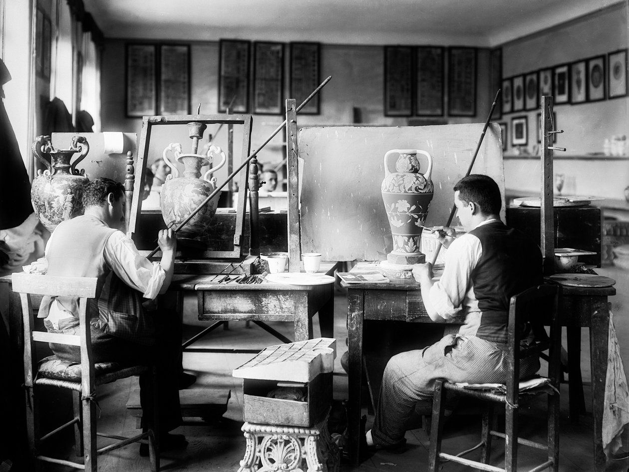 Dekorateure in der Ginori-Fabrik in Doccia bei Florenz, 1937 von Fratelli Alinari Fratelli Alinari