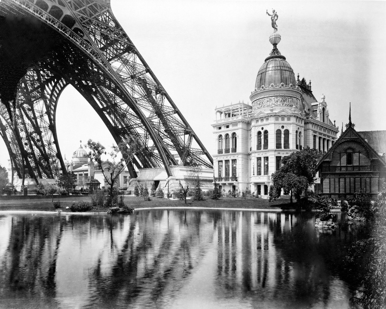 Gas-Pavillon und schwedisches Chalet, Pariser Ausstellung, 1889 von French Photographer
