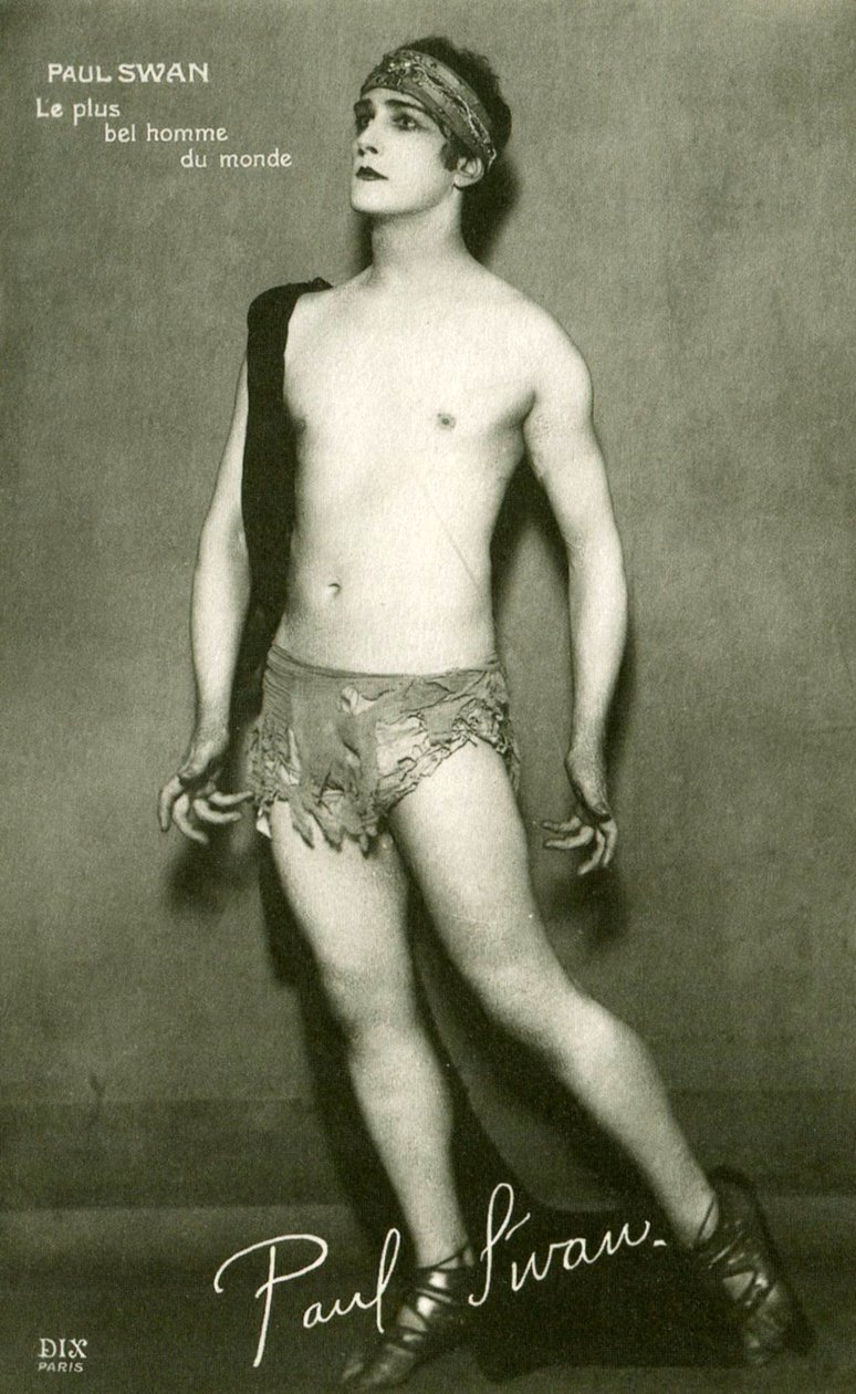 Postkarte von Paul Swan (1883–1972), der schönste Mann der Welt, ca. 1918 von French Photographer