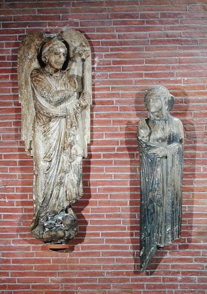 Figuren der Verkündigung, von der Außenseite von Saint-Sernin, Toulouse, ca. 1200 von French School