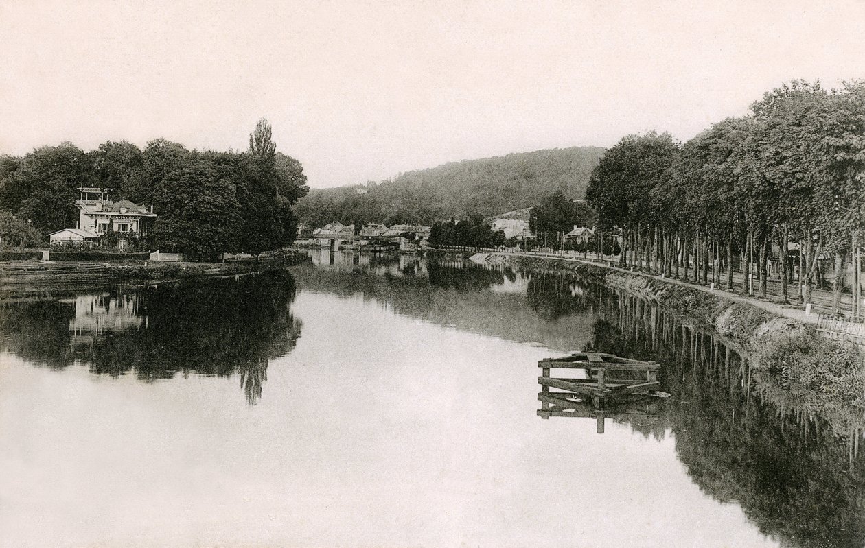 Bougival (Yvelines - 78 - Île-de-France): Ufer der Seine von der Fußgängerbrücke aus gesehen, Anfang des 20. Jahrhunderts (s/w Foto) von French Photographer