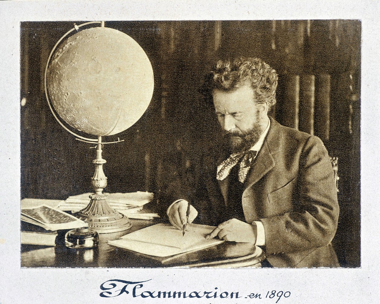 Porträt von Camille Flammarion (1842-1925), französischer Astronom - Fotografie von French Photographer