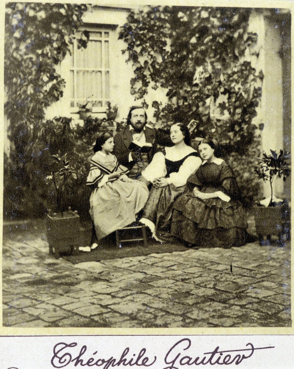 Porträt von Théophile Gautier (1811 - 1872) mit Familie von French Photographer