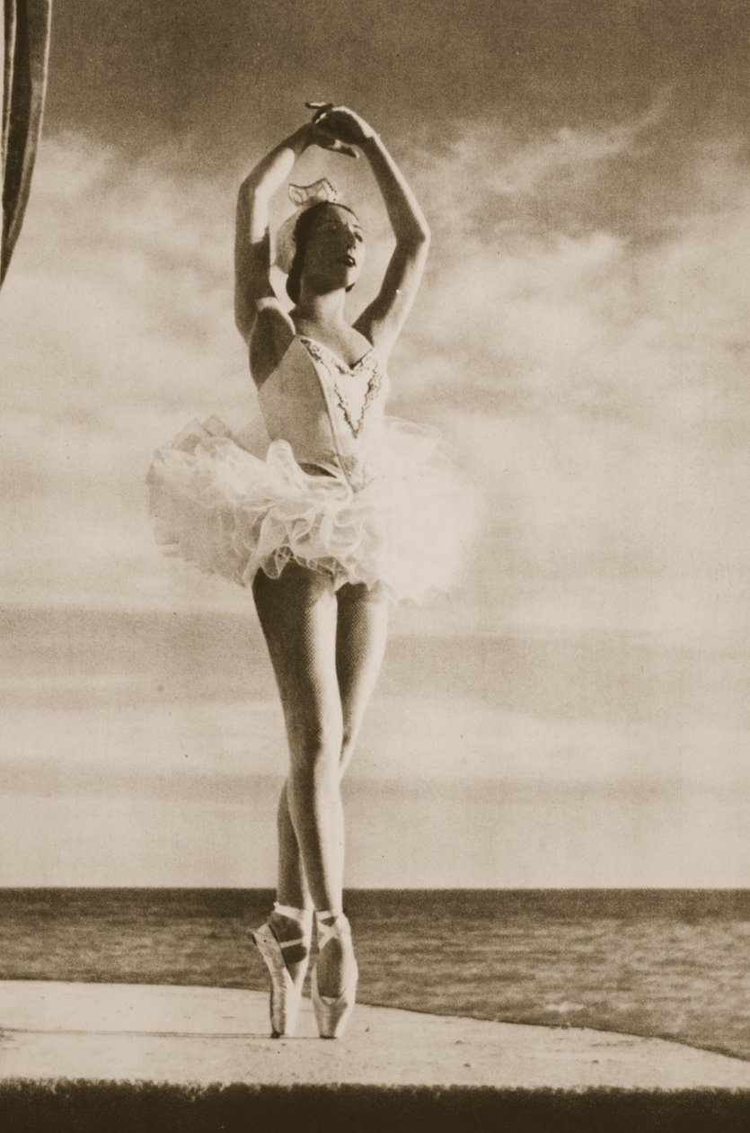 Rosella Hightower in Schwanensee, aus Grand Ballet de Monte-Carlo, 1949 von French Photographer