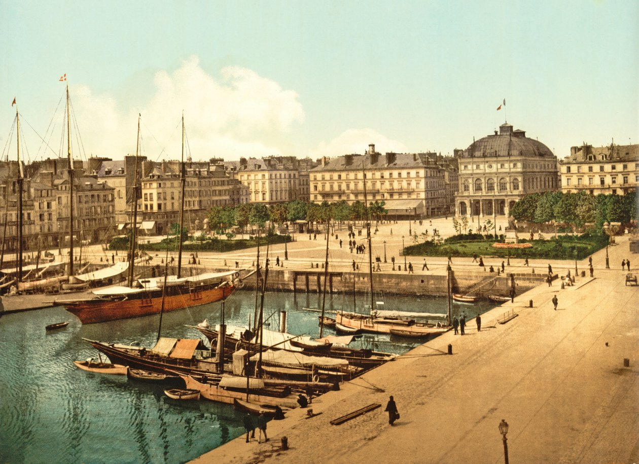 Blick auf La Place Gambetta vom Kai, Le Havre von French Photographer