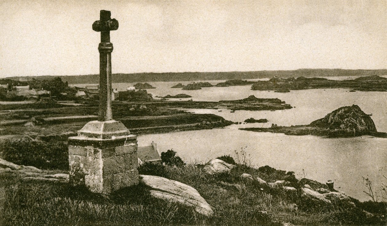Île de Bréhat: Croix St Michel und die Inseln von Kerpont, frühes 20. Jahrhundert von French Photographer