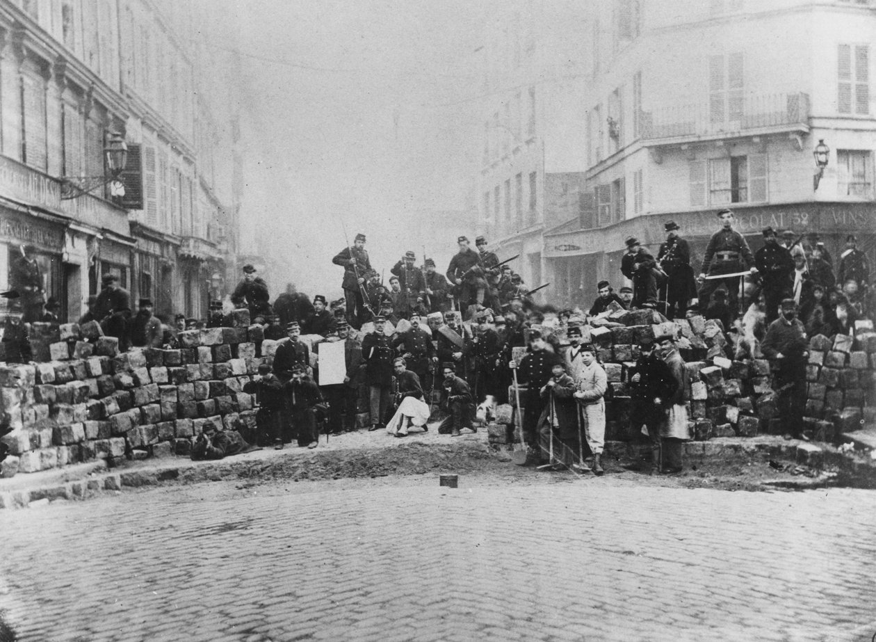 Barrikade am Eingang des Faubourg du Temple, Paris, während der Kommune, 18. März 1871 von French School