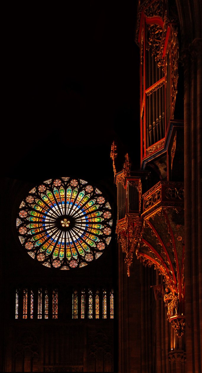 Blick nach Westen mit Orgel und Rosette von French School