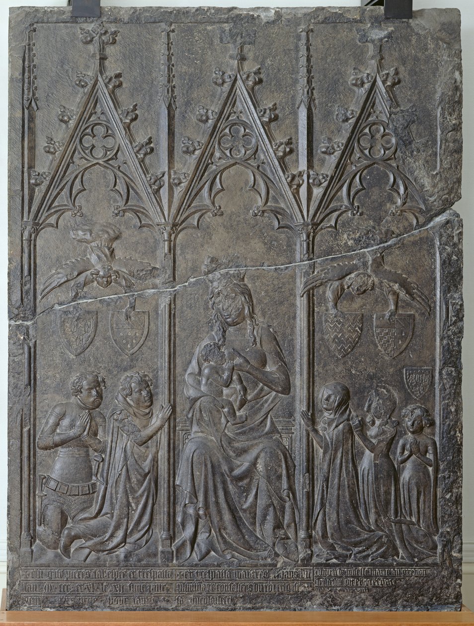 Grabstele der Familie Sacquespee, vom St. Nicaise Friedhof in Arras, 1376 von French School