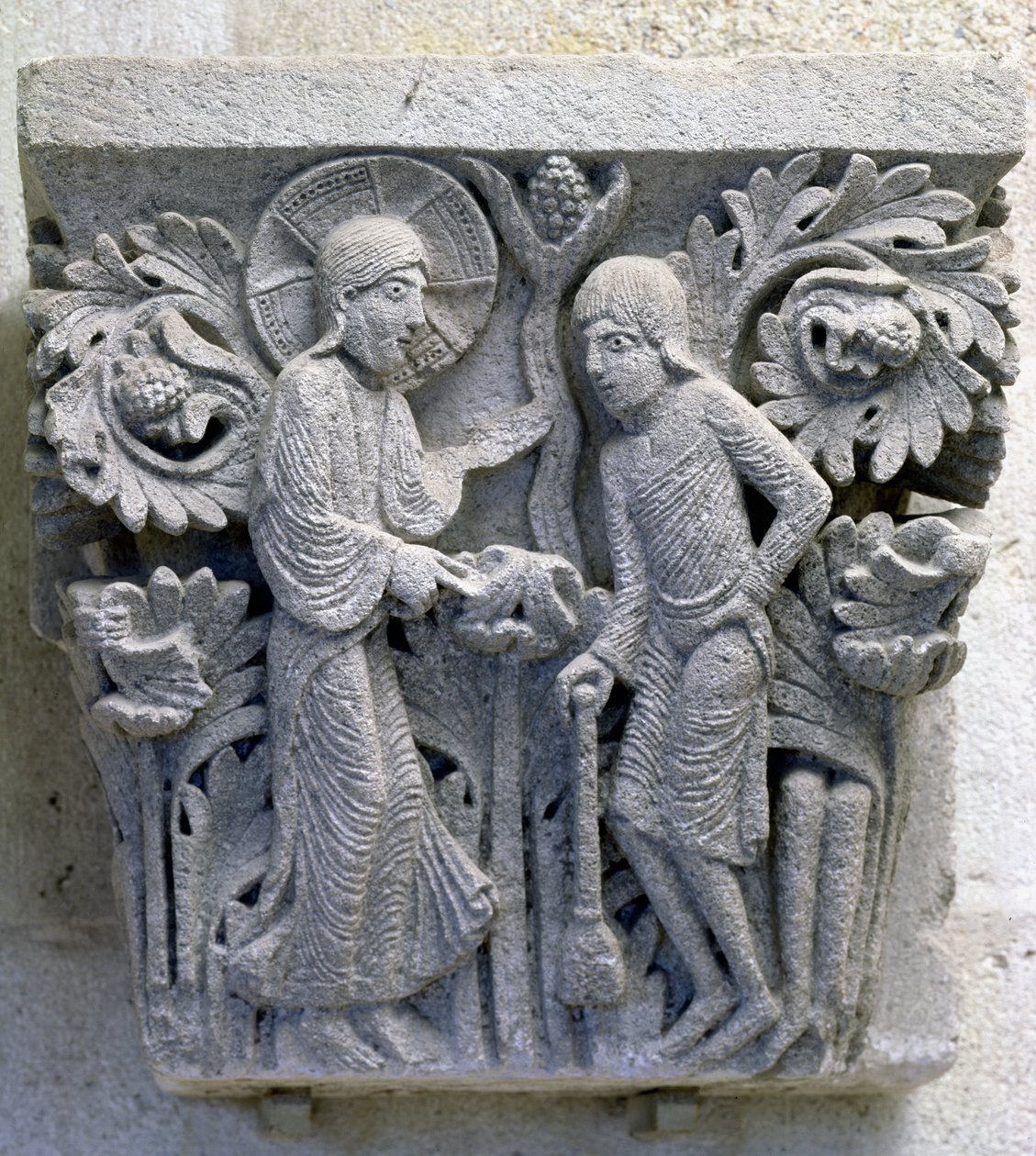 Gott befiehlt Adam, das Land zu bearbeiten, ursprüngliches Kapitell aus dem Kirchenschiff der Kathedrale von French School