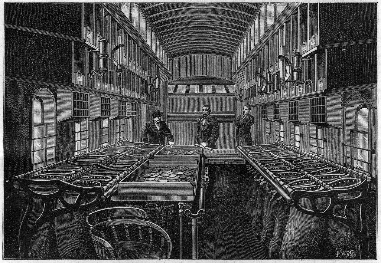 Inneres eines mobilen Postamts in den Vereinigten Staaten, mit Tischen und mobilen Schränken zum Sortieren und Klassifizieren von Gegenständen. Gravur in „La Nature. Revue des sciences et de ses applications aux arts et à l