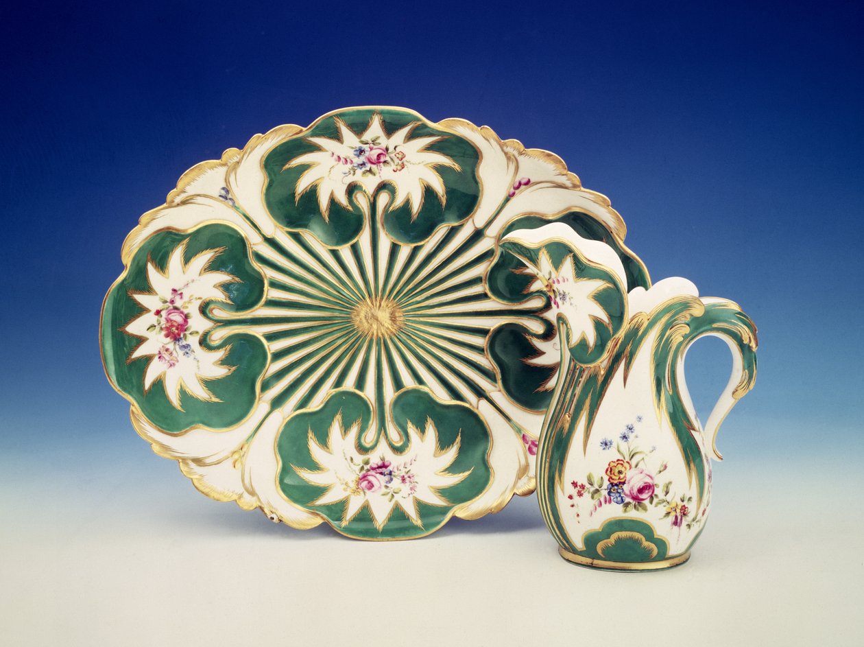 Teller und Krug mit Blumendekoration, Sevres von French School