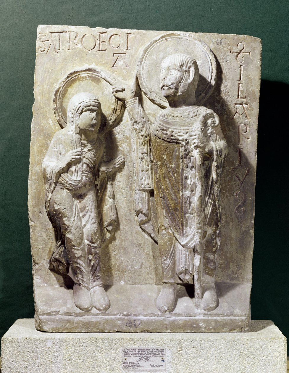 Relief, das den heiligen Hilarius von Poitiers (320-368) zeigt, wie er den heiligen Triaise segnet, ca.1150 von French School