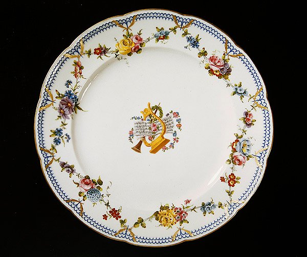 Sevres-Teller mit Notenblattdekor, 1764 von French School