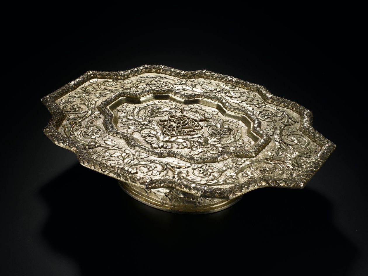 Silbervergoldeter Teller aus dem Lennoxlove-Toilettenset, im Besitz von Frances Teresa Stewart, Herzogin von Richmond und Lennox: Französisch, Paris, 1666 - 1667 von French School
