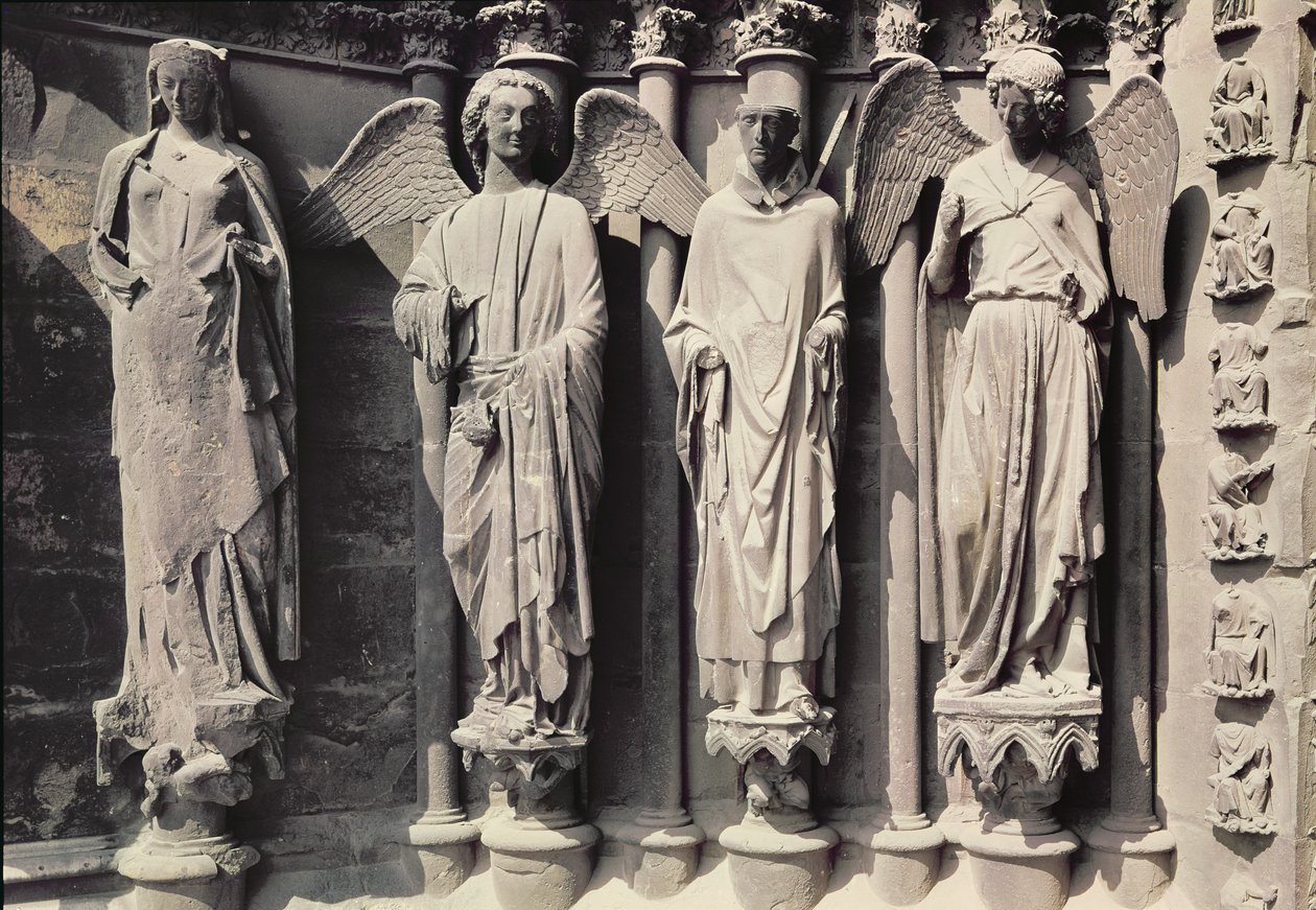 St. Nicasius mit Engeln, Jambenfiguren vom Westportal von French School