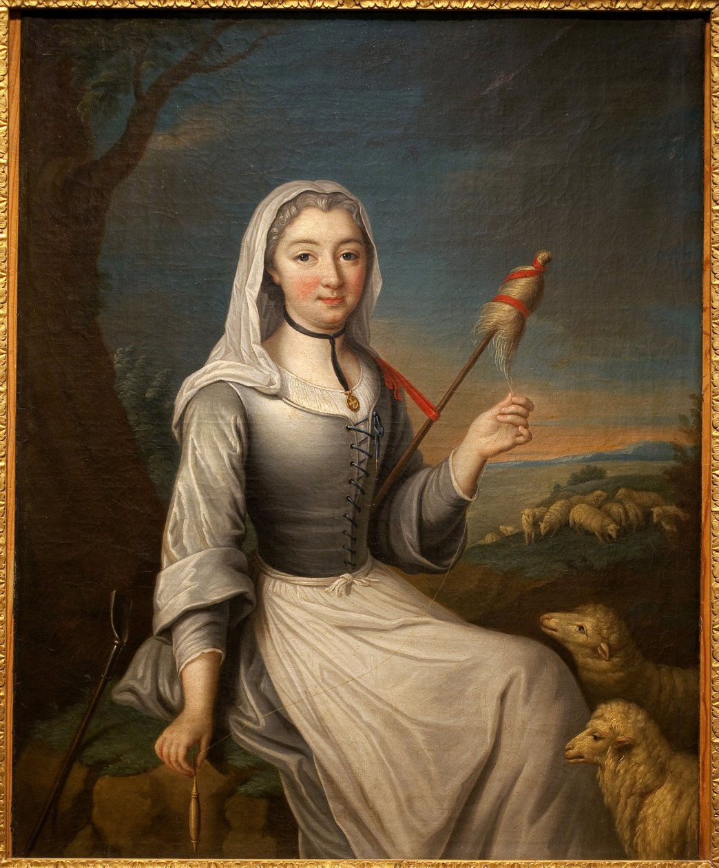 Die Herzogin von Villars (?) in einer Bergère, die eine Rohrkolben hält. Französisches Gemälde, Öl auf Leinwand, 80 x 63,6 cm, erste Hälfte des 18. Jahrhunderts. Musée de Tessé, Le Mans. von French School