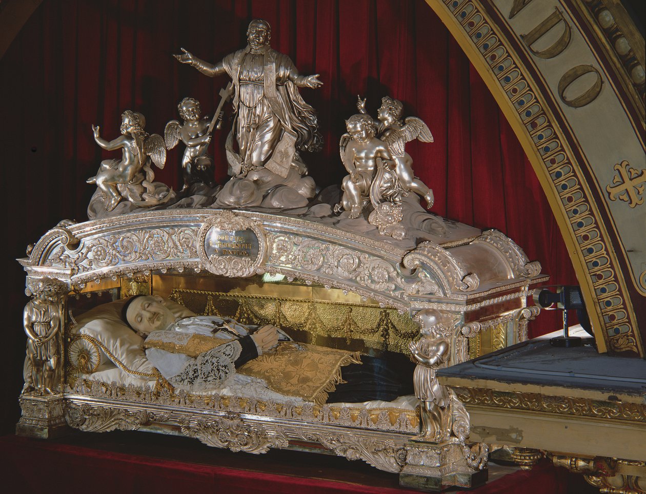 Schrein des St. Vincent de Paul (1581-1660) 1827 von French School