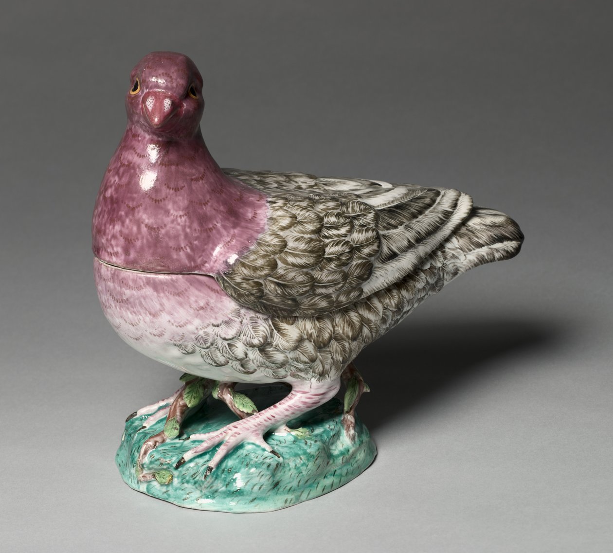 Terrine in Form einer Taube, Hersteller Sceaux Fabrik, ca. 1760 von French School