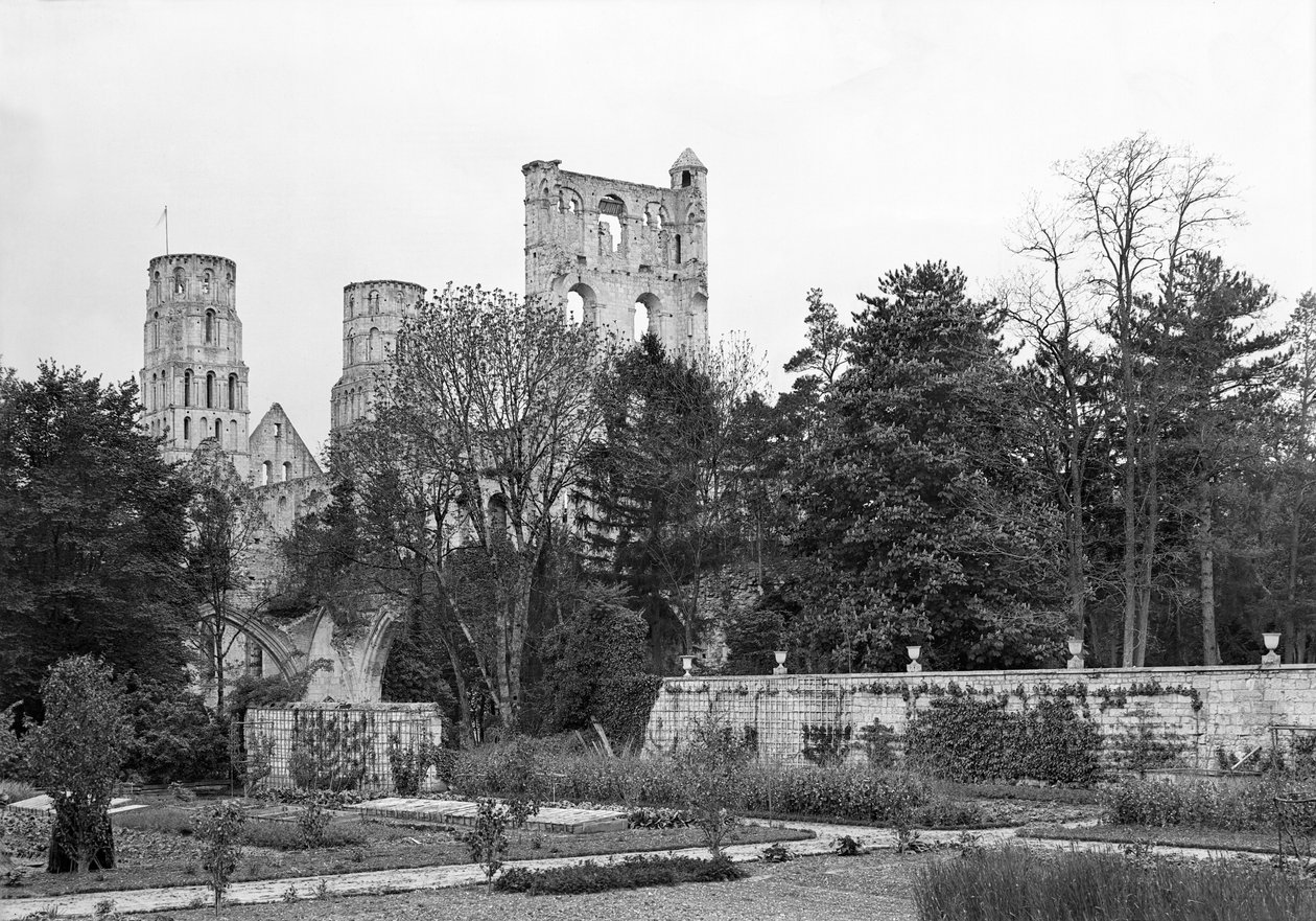 Ansicht des Kirchenäußeren, ca. 1052-67 von French School