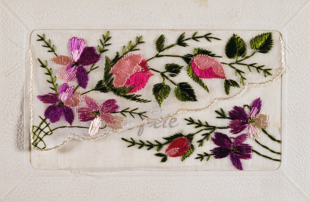 Vintage französische Postkarte mit Blumendekorationen von French School